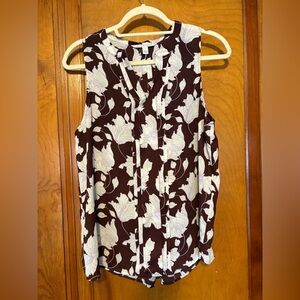 41 Hawthorn Burgundy and White Floral Sleeveless Top